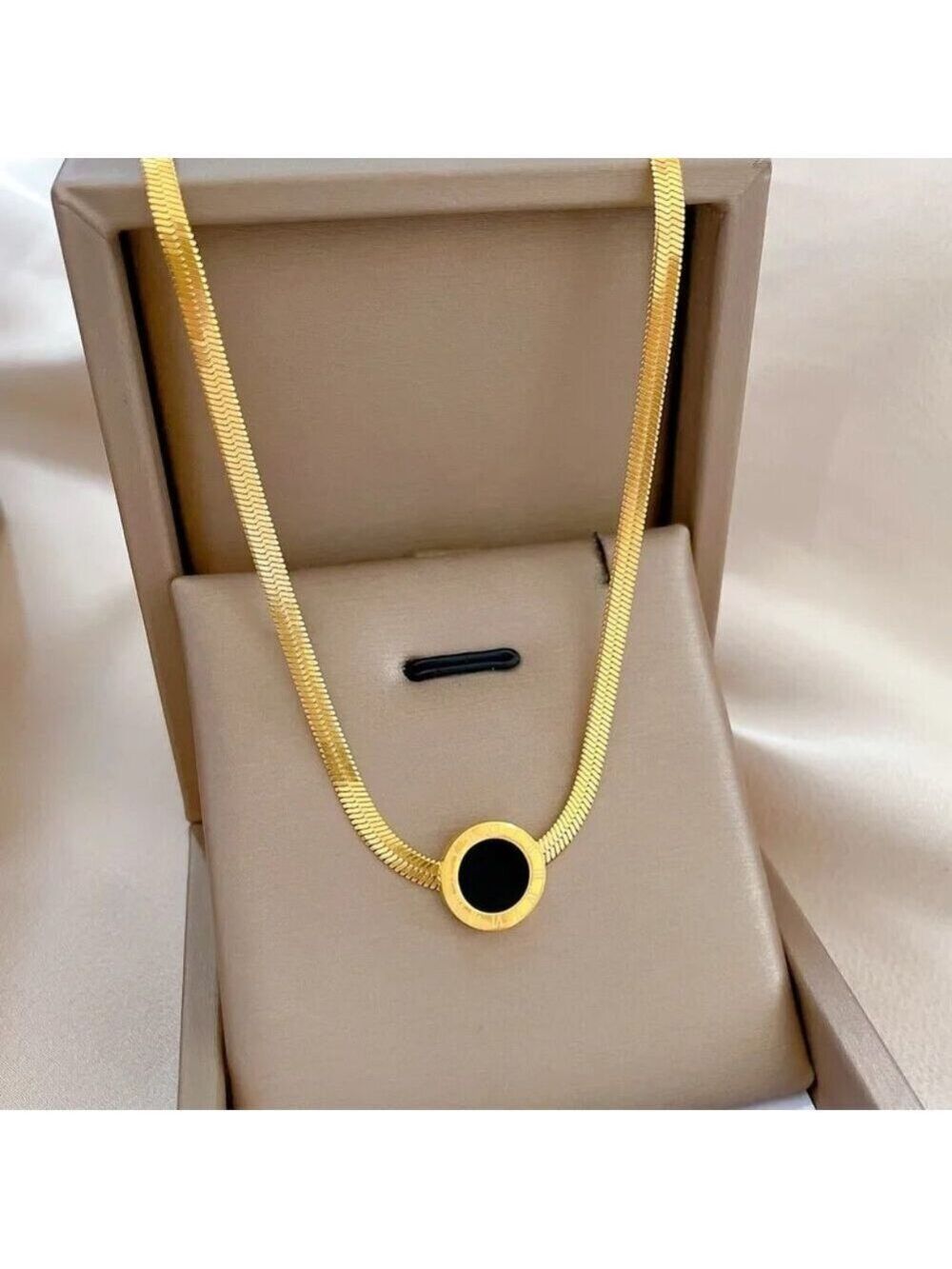 18K Gold-Plated Herringbone Chain + Luxe Patterned Round Pendant Necklace